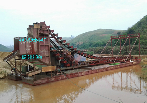 采金船-剛果金作業(yè)現場(chǎng)